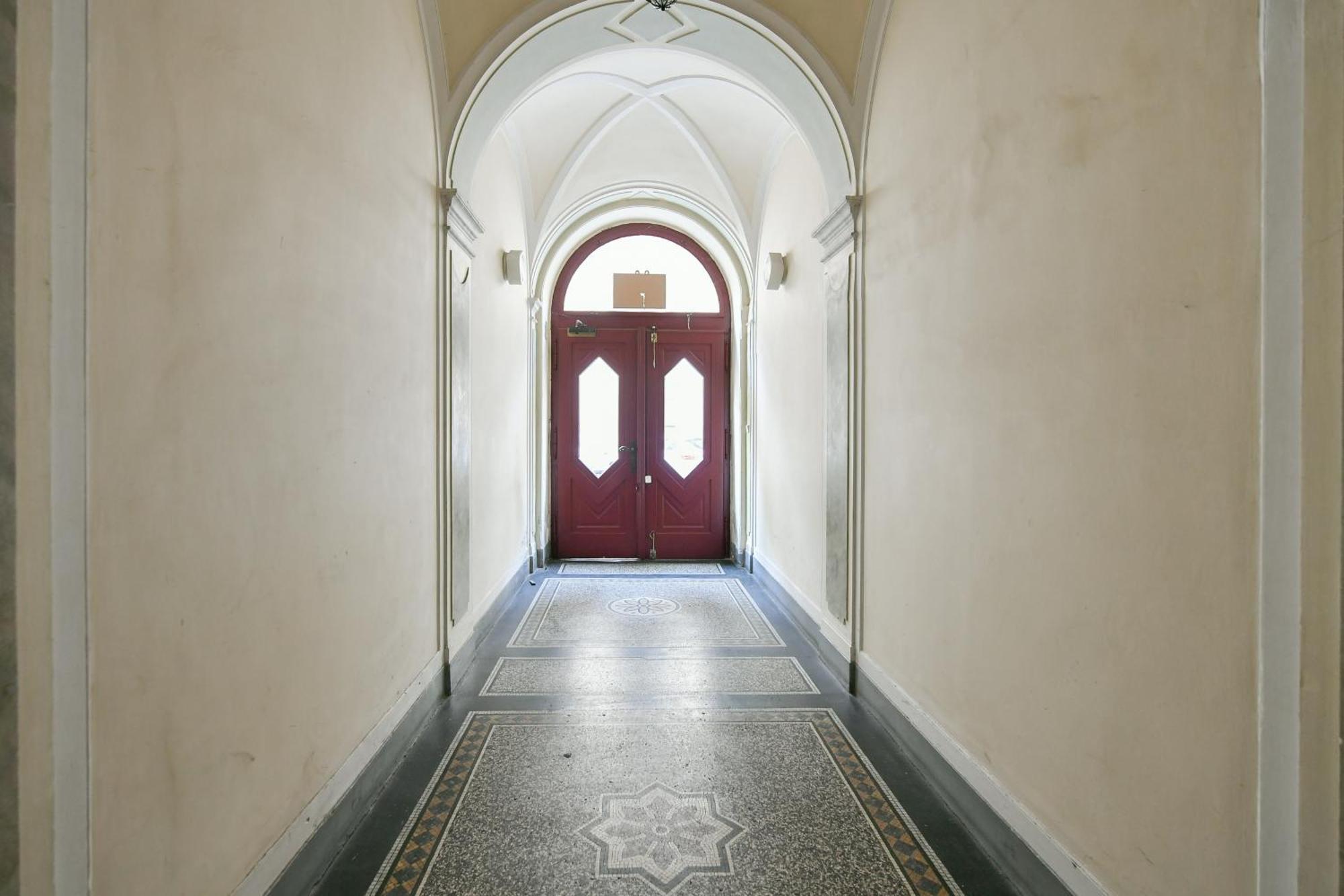 Stunning Charles Bridge Apartment Praha Bagian luar foto