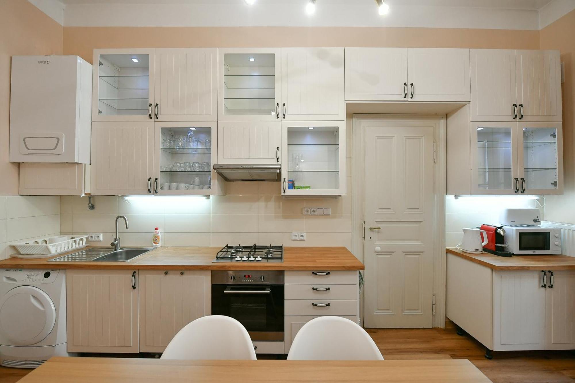 Stunning Charles Bridge Apartment Praha Bagian luar foto